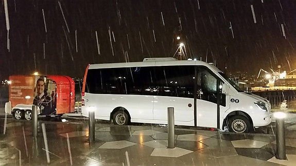 "Vi kjører – uansett vær og vind. Bli en del av et team som alltid stiller opp for kundene våre."