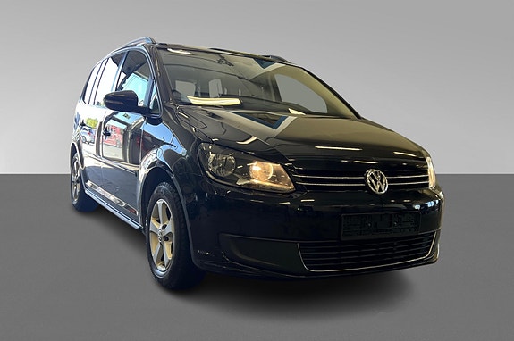 Volkswagen Touran 3 of 5