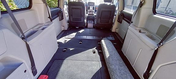 Chrysler Grand Voyager 4 of 5