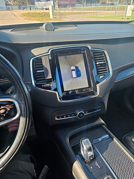 Volvo XC90 13 of 21