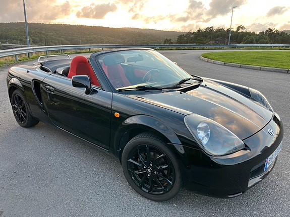 Toyota MR2 3 of 5