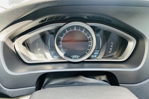 Volvo V40 Cross Country 17 of 30