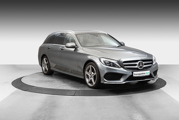 Mercedes-Benz C350 2 of 30