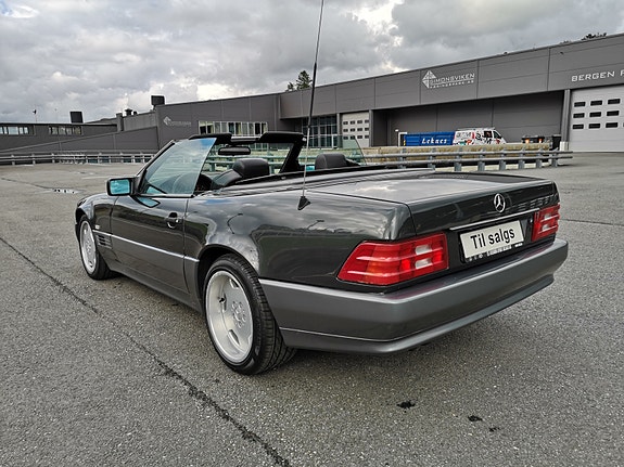 Mercedes-Benz SL300 7 of 26