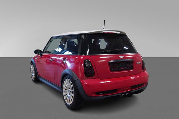 MINI Cooper S 4 of 5