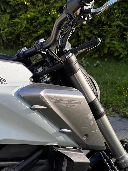 Honda CB 125 R 6 of 9