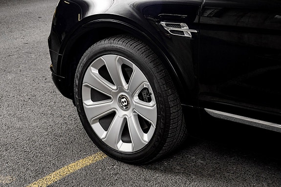 Bentley Bentayga 19 of 30