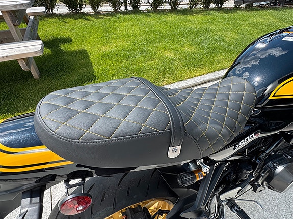 Kawasaki Z 900 RS 10 of 14