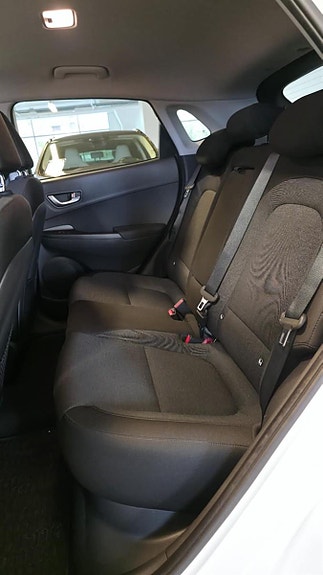 Hyundai Kona 26 of 28