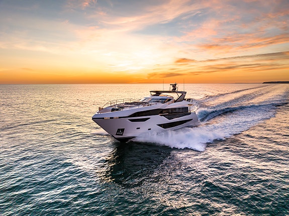 Sunseeker 100 Yacht 6 of 18
