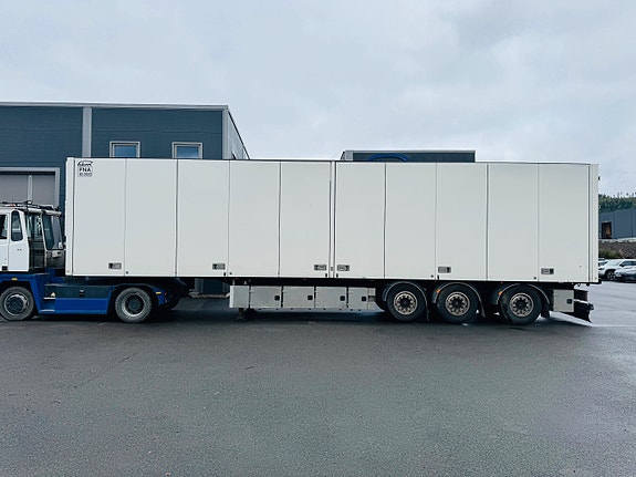 Ekeri FNA med 2-temp og bommer. Takhengt skillevegg. 2780mm innvendig høyde. EU godkjent før levering. Selges for kunde 2 of 5