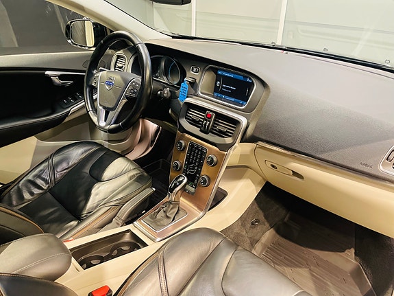 Volvo V40 Cross Country 29 of 30