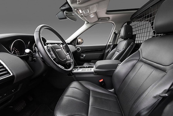 Land Rover Discovery 4 of 12