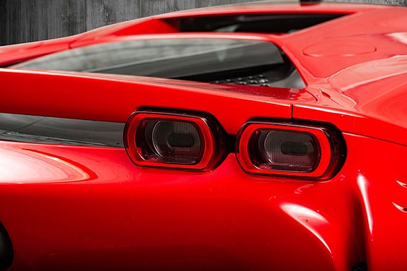 Ferrari SF90 Stradale 12 of 30