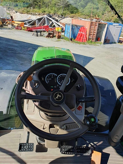 John Deere 6250R 8 of 18