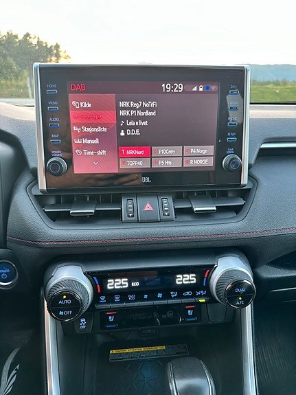 Toyota RAV4 6 of 19