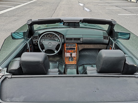 Mercedes-Benz SL300 15 of 26