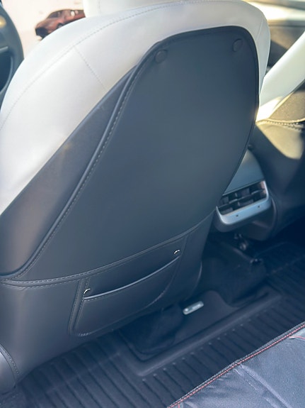 Tesla Model Y 23 of 30