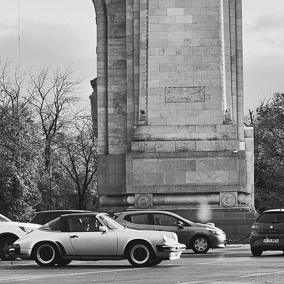 Porsche 911 11 of 25