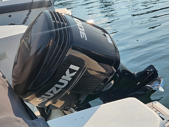 IBIZA 760 T med 300 hk Suzuki 5 of 30