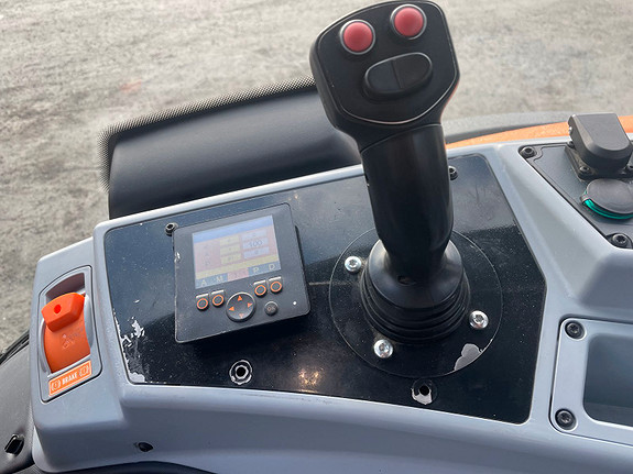 Valtra T254V m/FMG Underliggende skjær 2018, kr 879 000,-
