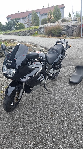 Suzuki GSX750F 7 of 9