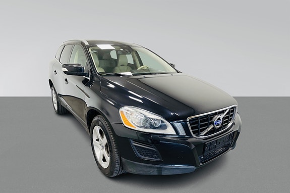 Volvo XC60 3 of 5