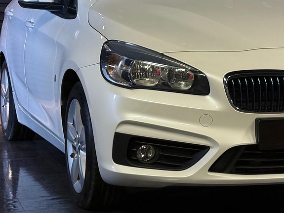 BMW 225xe 5 of 26