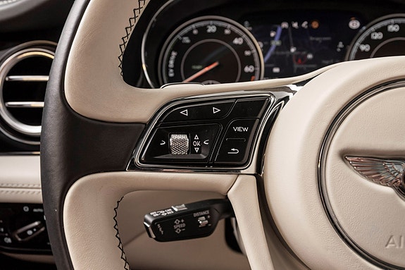 Bentley Bentayga 29 of 30