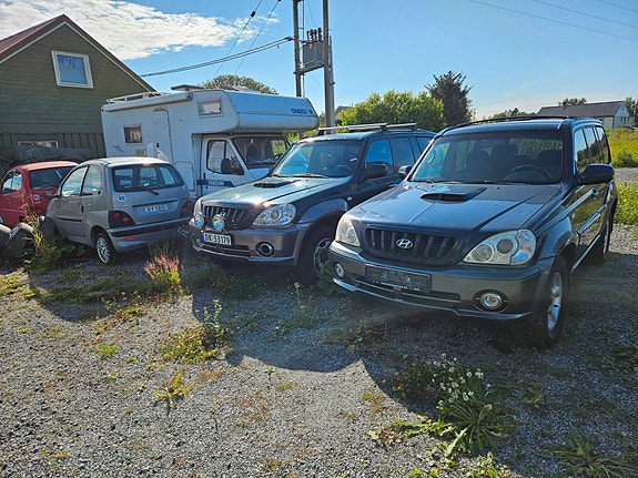 Hyundai Terracan 2 of 5