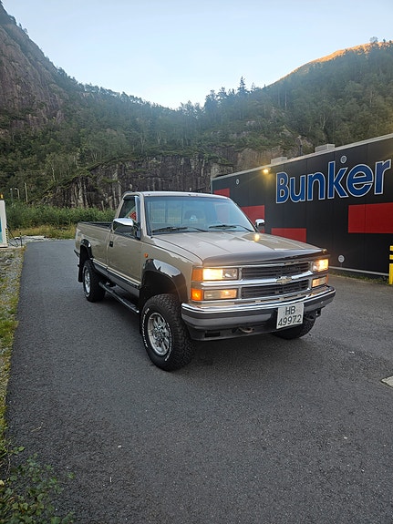 Chevrolet Silverado 13 of 19