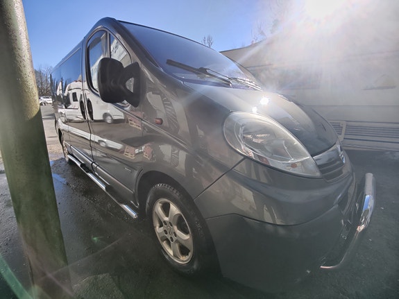 Opel Vivaro 14 of 23