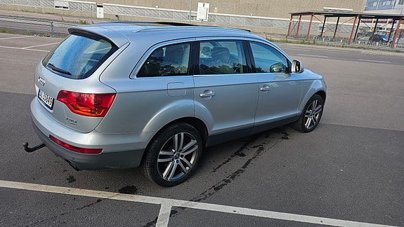 Audi Q7 4 of 16
