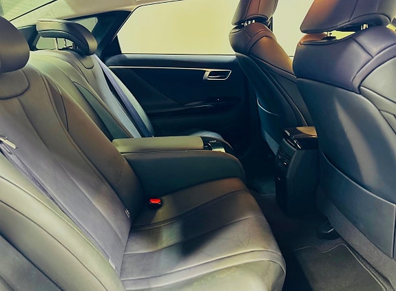 Toyota Mirai 16 of 30