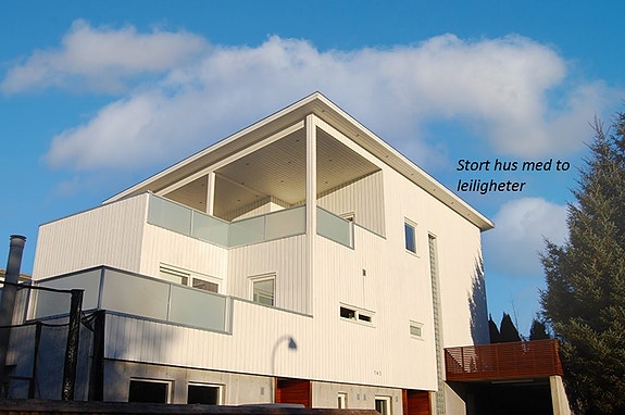 Stort hus med leilighet ferdigstilt