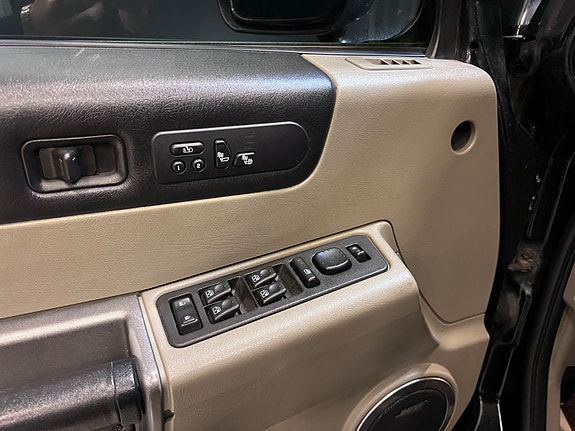 Hummer H2 27 of 30