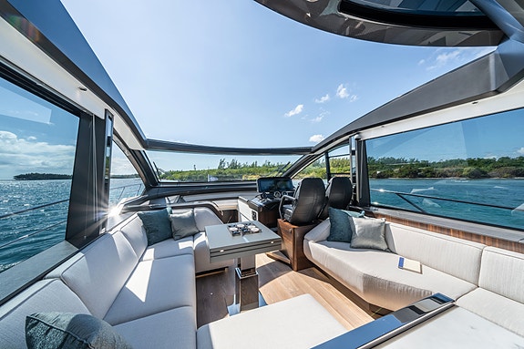 Sunseeker Predator 65 17 of 24