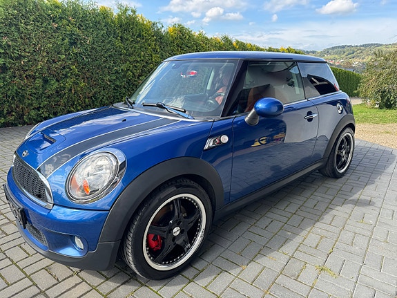 MINI Cooper S 5 of 5