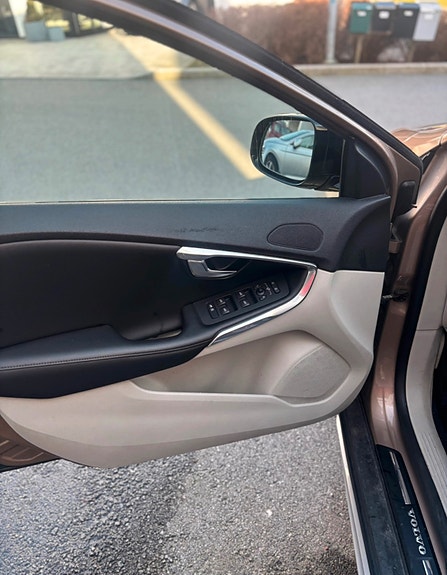 Volvo V40 16 of 18