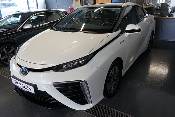 Toyota Mirai 4 of 9