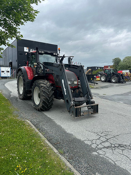 Valtra T202D med Ålø Q75 laster og 1 års bruktforsikring! 2012, kr 659 000,-