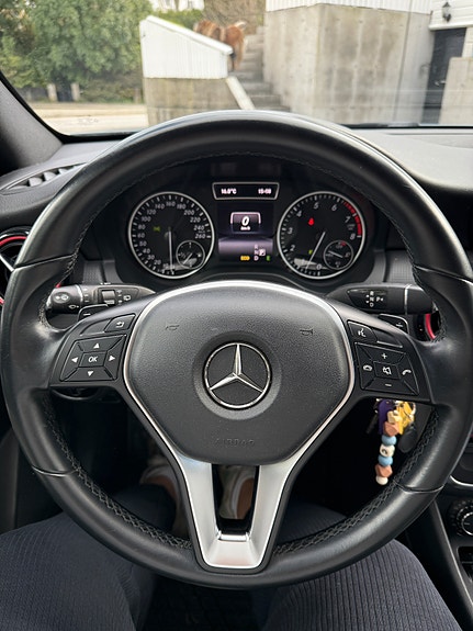 Mercedes-Benz A180 9 of 29