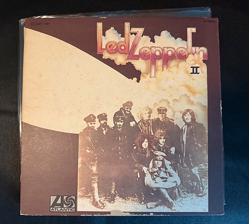 Led Zeppelin 2 . First presses. Blue/Green Label. Japan