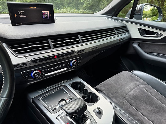 Audi Q7 8 of 24