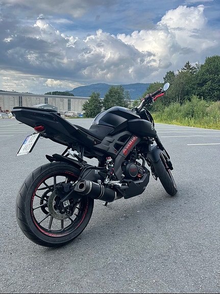Yamaha MT 4 of 7