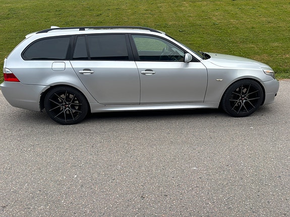 BMW 550i 2 of 15