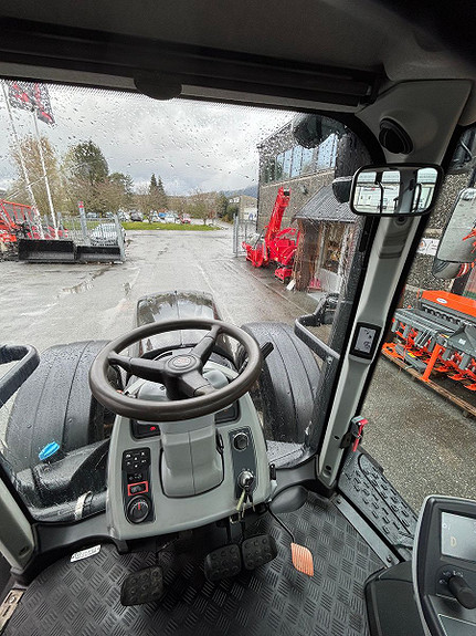 Valtra T174 Direct, Fronthydraulikk og pto, vinterpakke 2017, kr 859 000,-