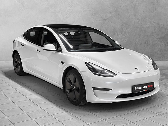 Tesla Model 3 4 of 5