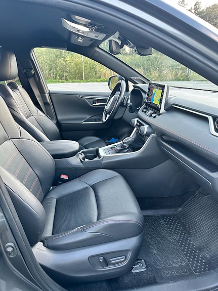 Toyota RAV4 12 of 19