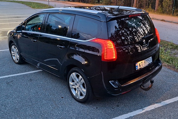 Peugeot 5008 10 of 17